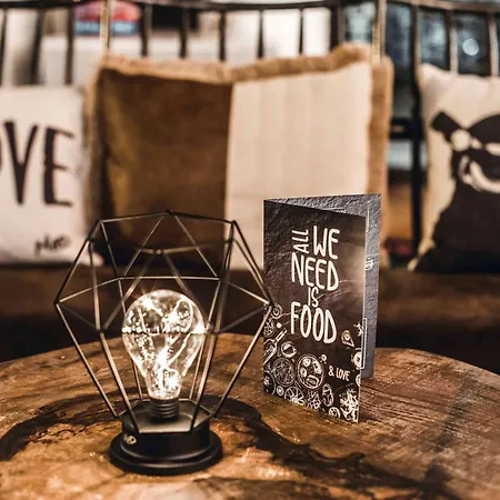 洛桑中心宜必思尚品酒店 3*