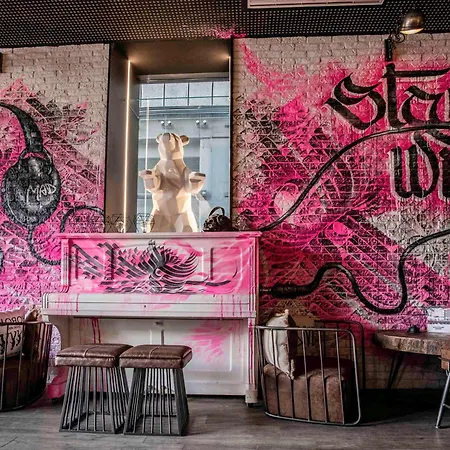 洛桑中心宜必思尚品酒店