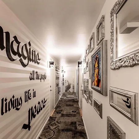 Ibis Styles Center Madhouse Hotel