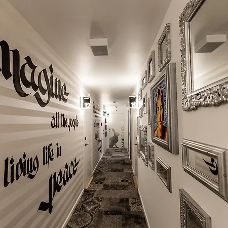 洛桑中心宜必思尚品酒店