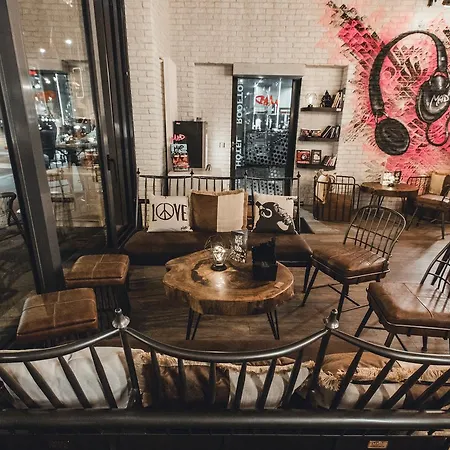 洛桑中心宜必思尚品酒店 3*