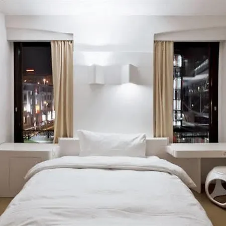 洛桑中心宜必思尚品酒店