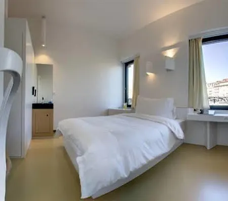 洛桑中心宜必思尚品酒店