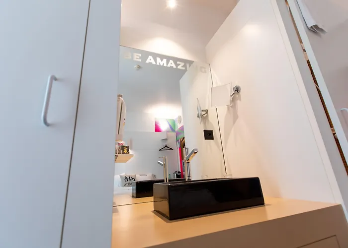 Ibis Styles Center Madhouse מלון