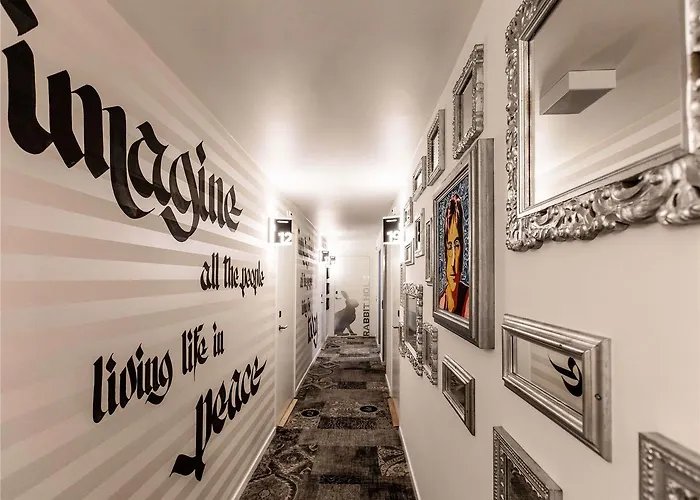 Ibis Styles Center Madhouse מלון